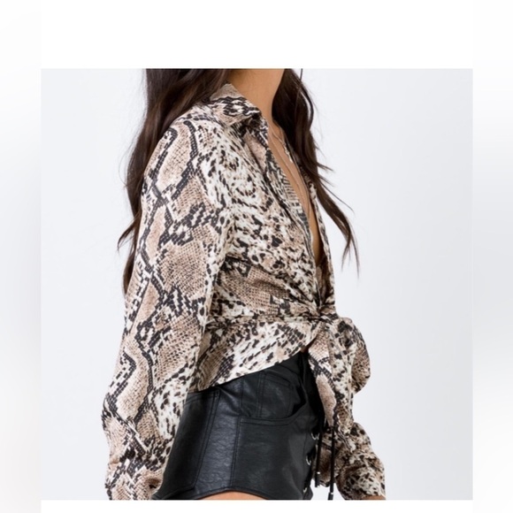 Princess Polly Button Up Blouse - Picture 5 of 13